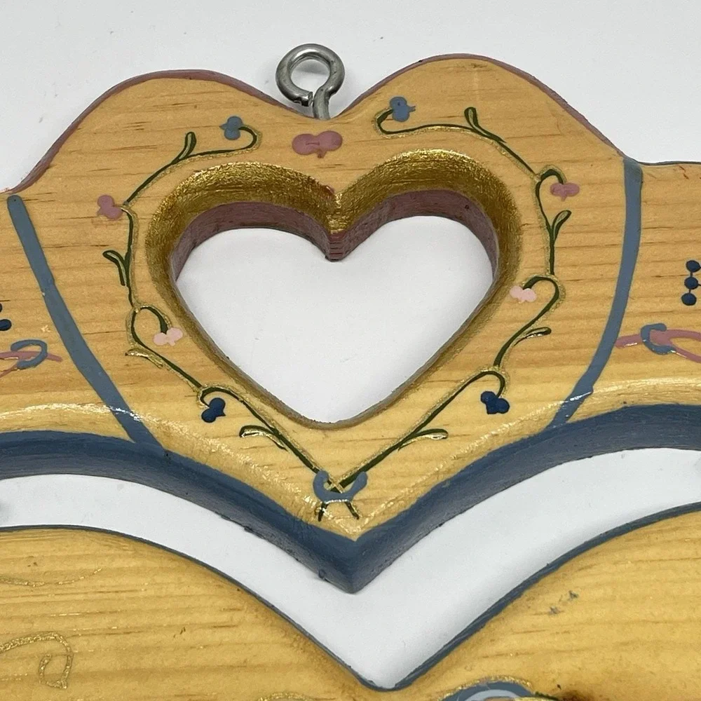 Vintage Heart Shaped Wood Folk Art Welcome Sign Handmade Country Cottage Grandma